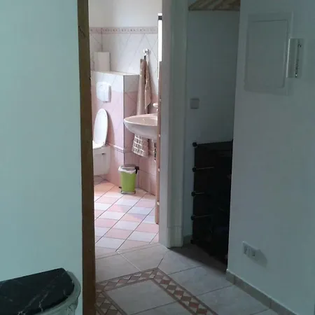 Appartement 2 In Einem Haus 2 Km Vom Zentrum Leipzigs